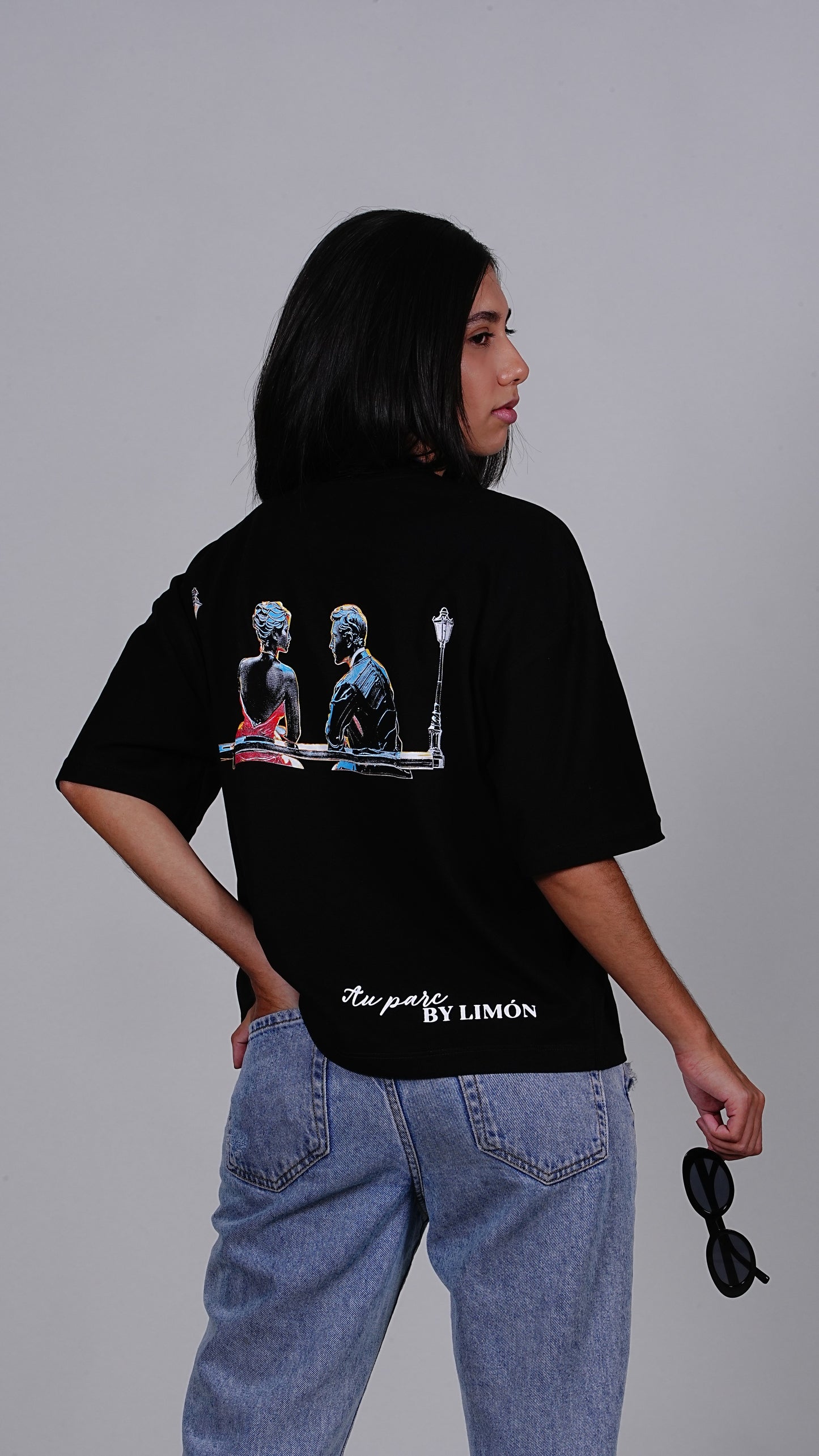 “Au Parc” — Camiseta Boxy Fit Negra By Limón