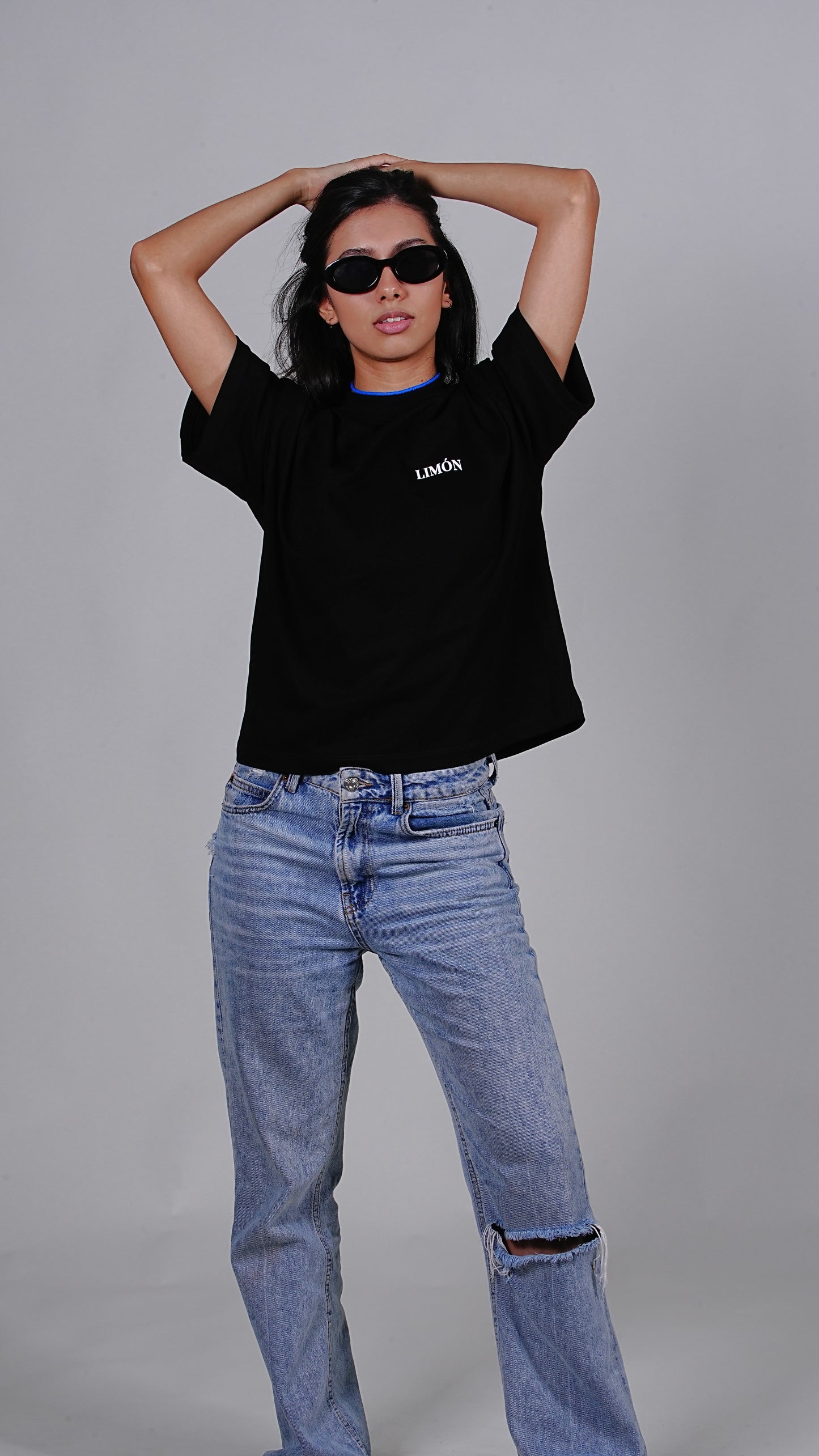 “Au Parc” — Camiseta Boxy Fit Negra By Limón